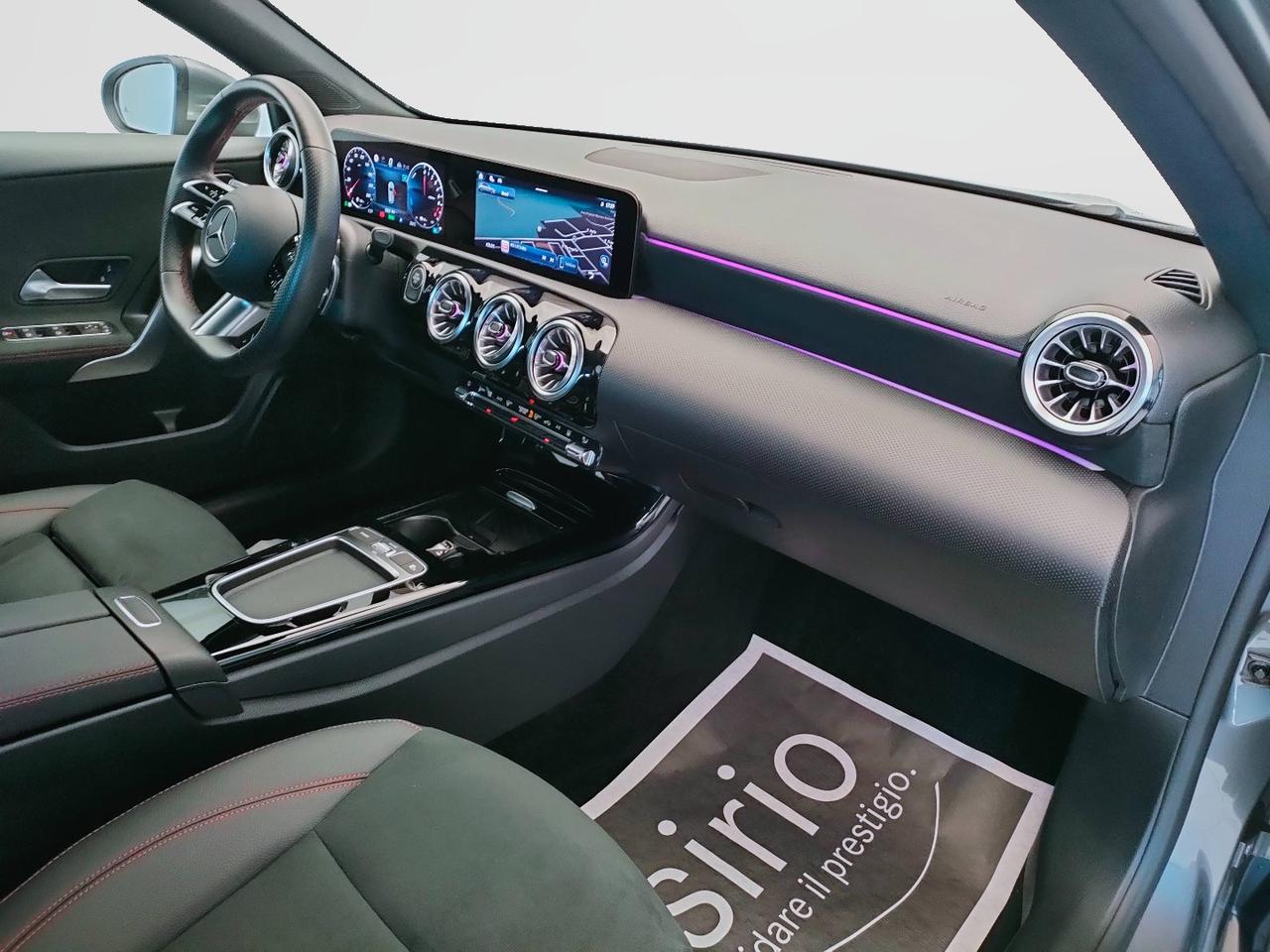 Mercedes-Benz A 250 e con tecnologia ibrida EQ