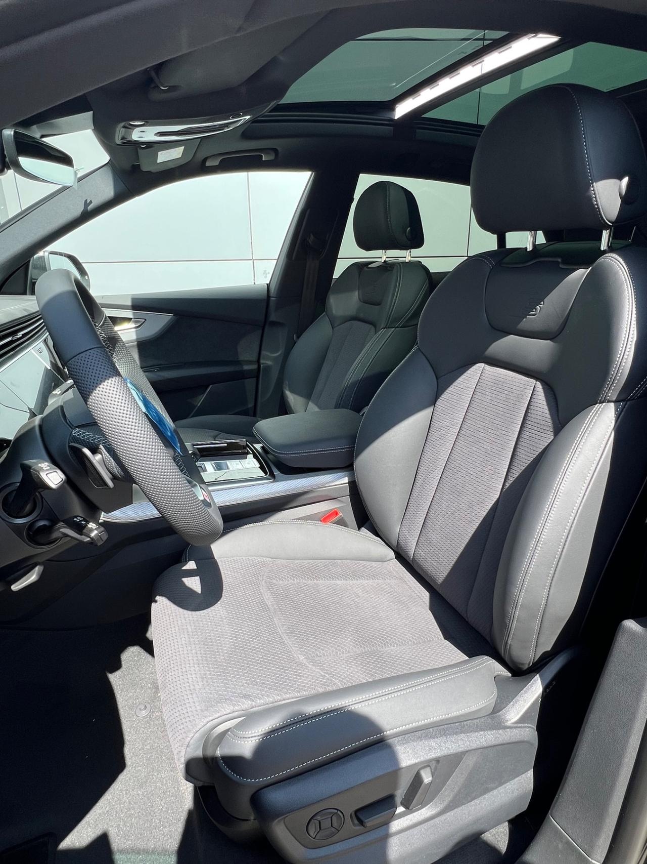 Audi Q8 Sline quattro possibilità noleggio no scoring