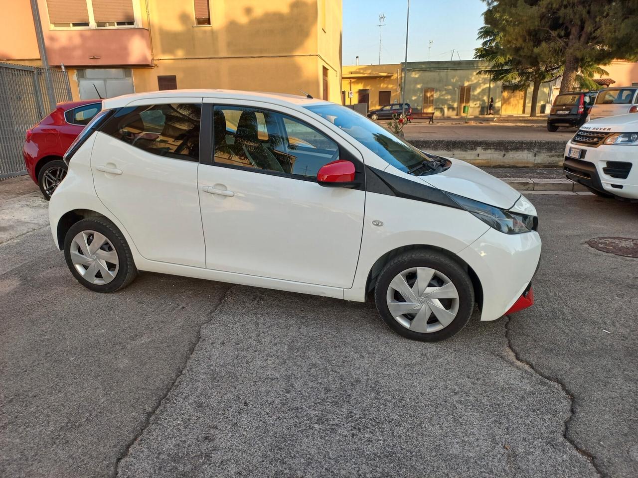 Toyota Aygo 1.0 VVT-i 69 CV 5 porte x-play km 44000