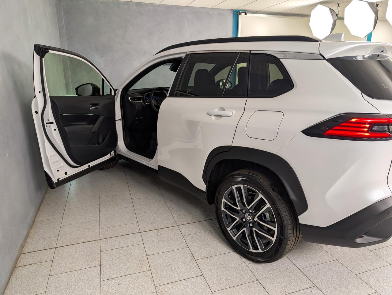 Toyota 1.8 Hybrid 140cv e-cvt Icon Style