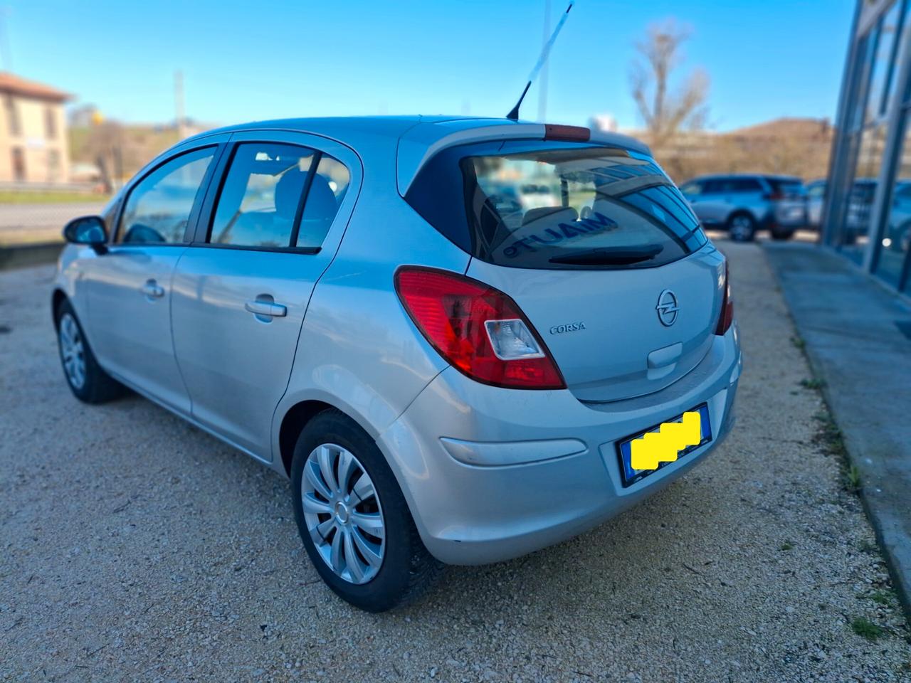 Opel Corsa 1.2 GPL, 5 porte