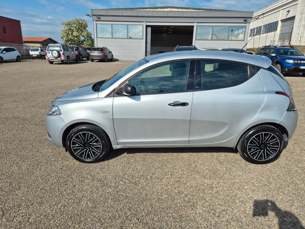 Lancia Ypsilon 1.2 69 CV 5 porte Elefantino Blu