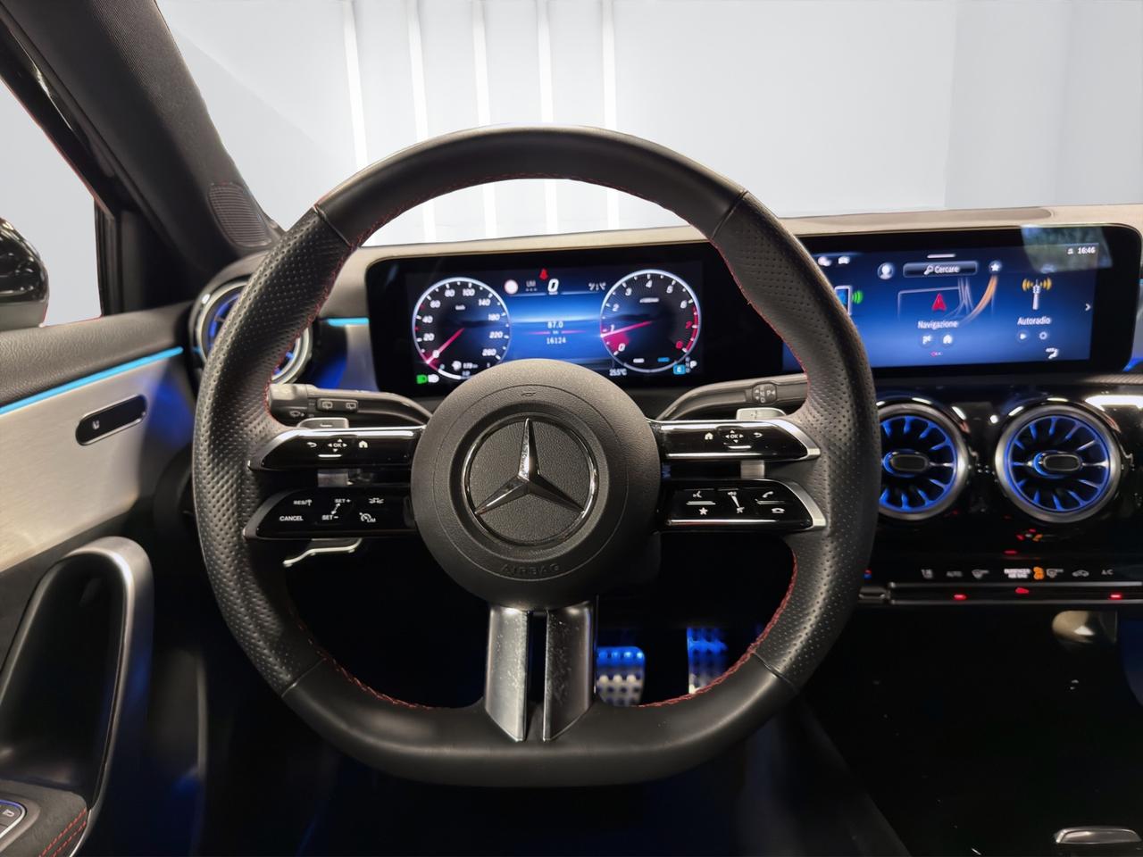 Mercedes A 180 AMG Line Premium 7G-DCT