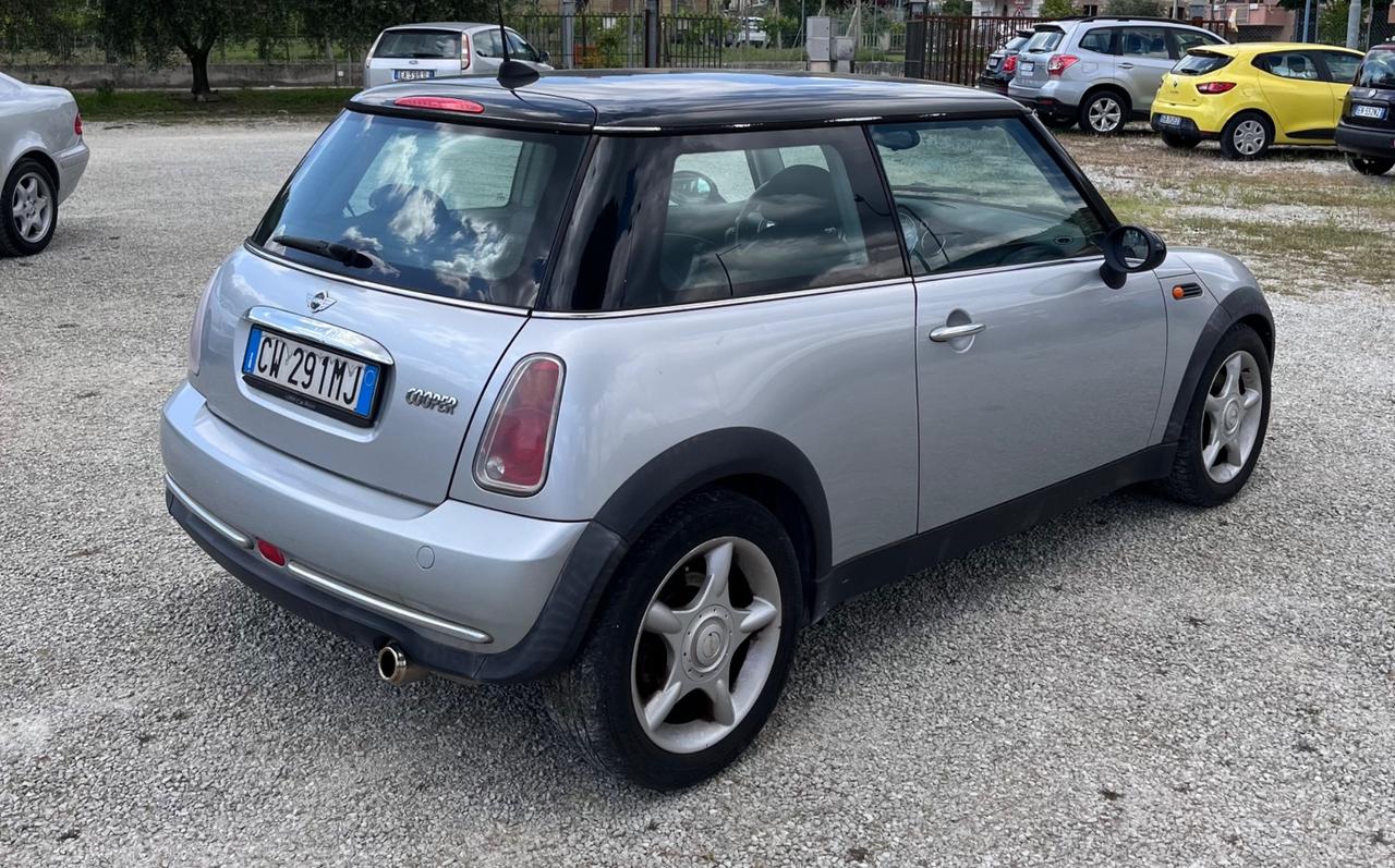 Mini Cooper 1.6 benzina 116 cv NEOPATENTATI