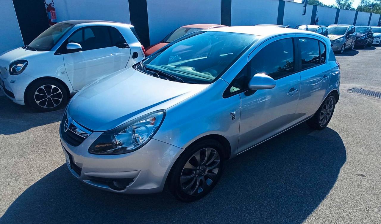 Opel Corsa 1.3 CDTI 75CV LEGGI!