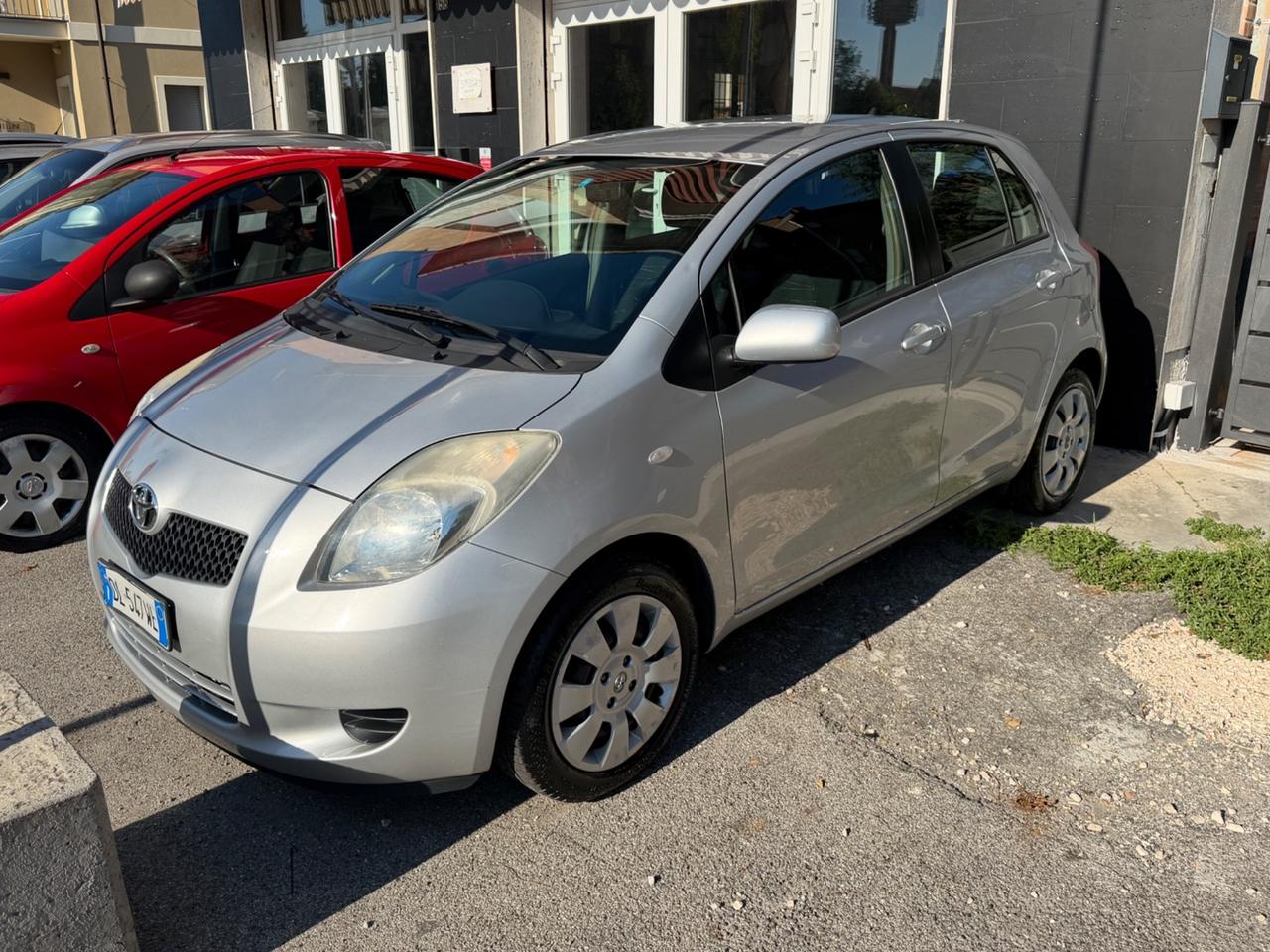 Toyota Yaris 1.0 5 porte Sol