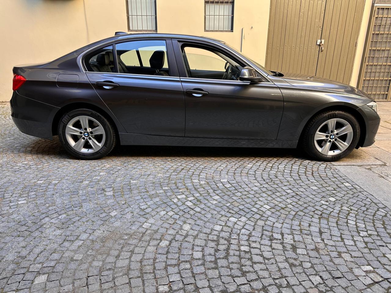 Bmw 318d Luxury *INTERNI in PELLE*