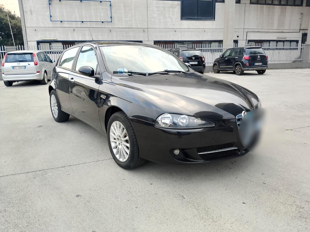 Alfa Romeo 147 1.6 16V TS 5P. Distinctive 45.000km