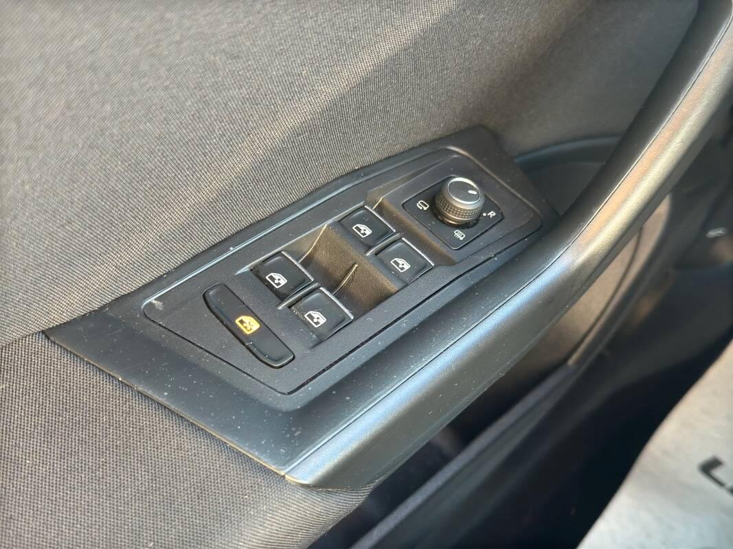 Volkswagen T-Roc 1.0 tsi Style 110cv CON CARPLAY