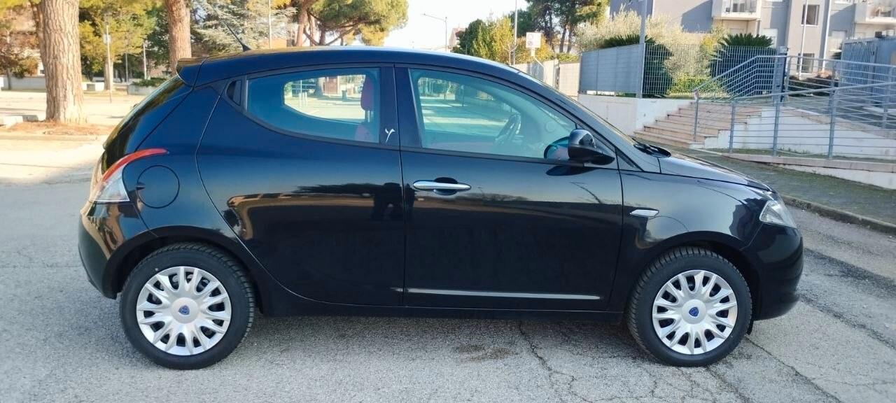 Lancia Ypsilon 1.2 km 45.226