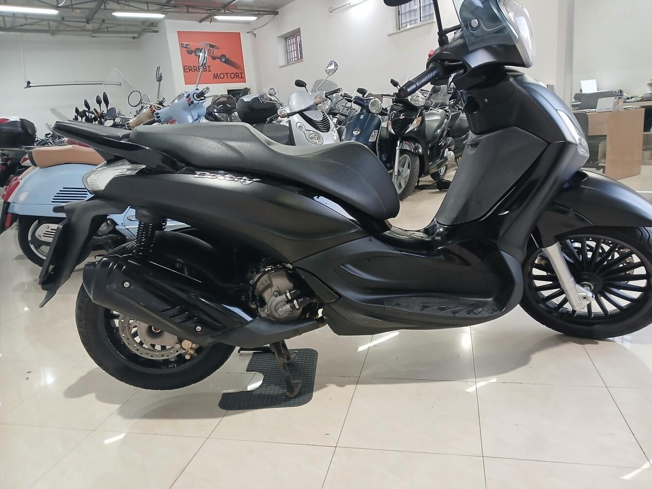 Piaggio Beverly 300 PARI AL NUOVO