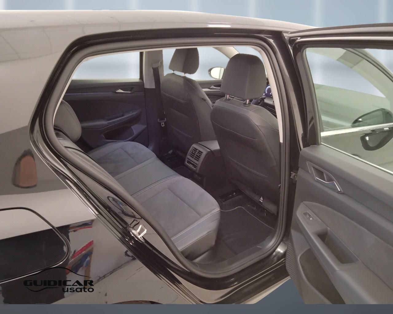 VOLKSWAGEN Golf VIII 2024 - Golf 2.0 tdi Style 150cv dsg