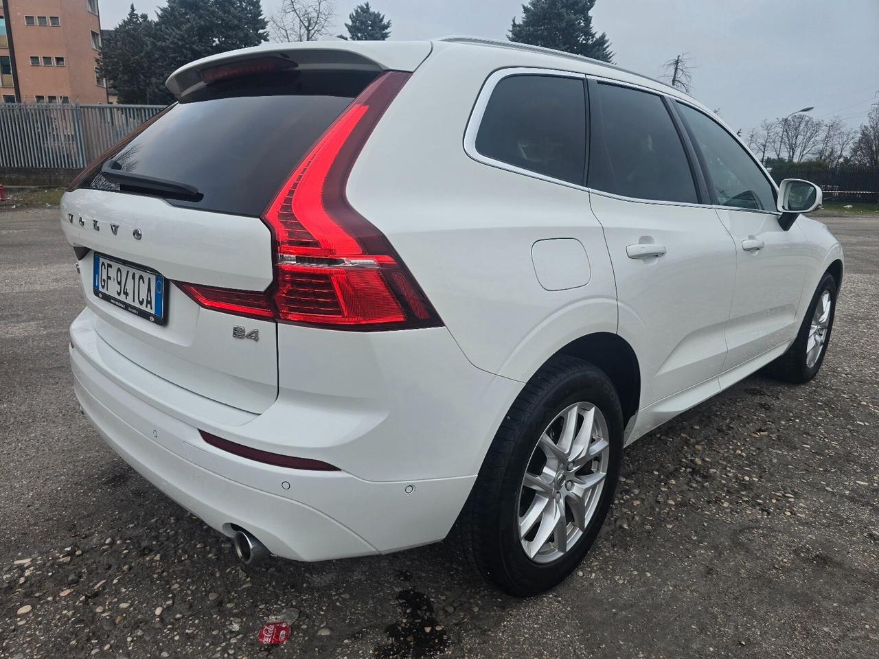 Volvo XC 60 XC60 B4 (d) AWD Geartronic Momentum