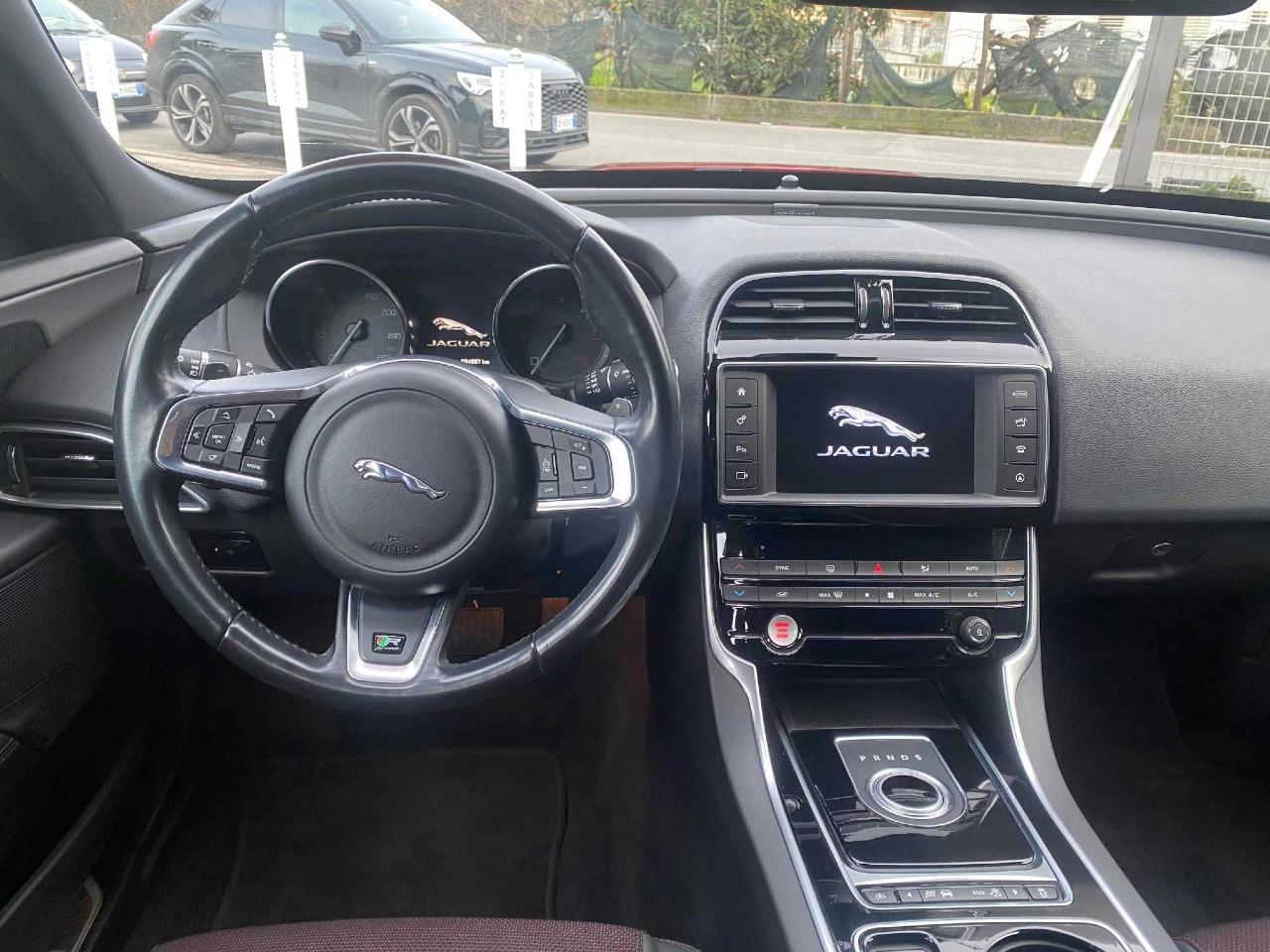 JAGUAR XE Berlina 2.0d Portfolio 180cv auto