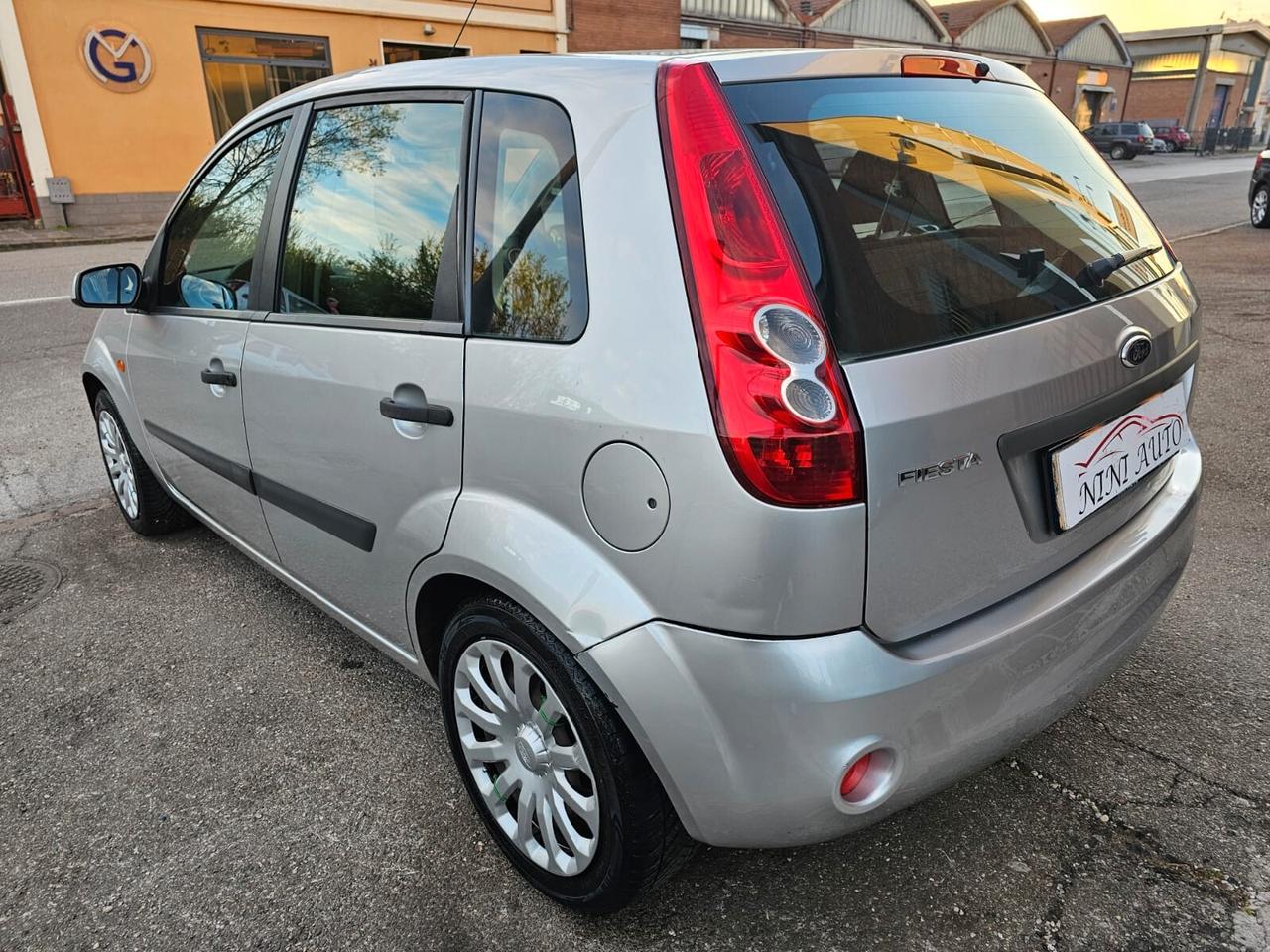 Ford Fiesta 1.2 75cv Ikon*Clima*Servosterzo*Neopatentati*