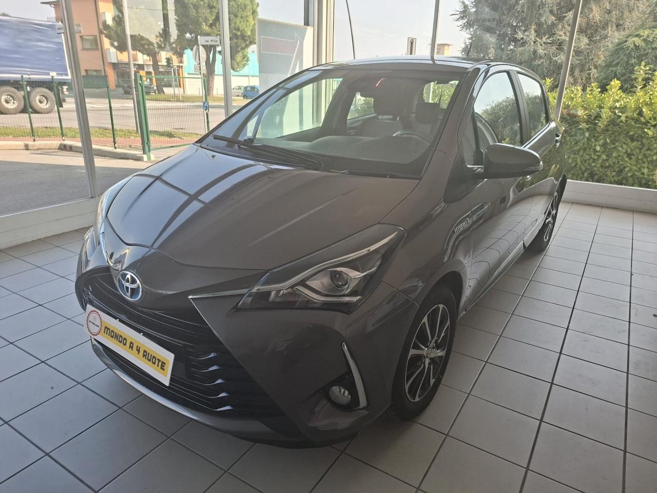 Toyota Yaris 1.5 Hybrid 5 porte Active