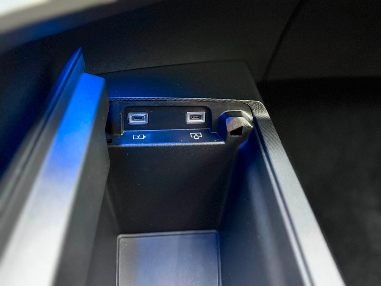 Peugeot 3008 Hybrid 1.2 Benzina 136 e-DCS6 GT