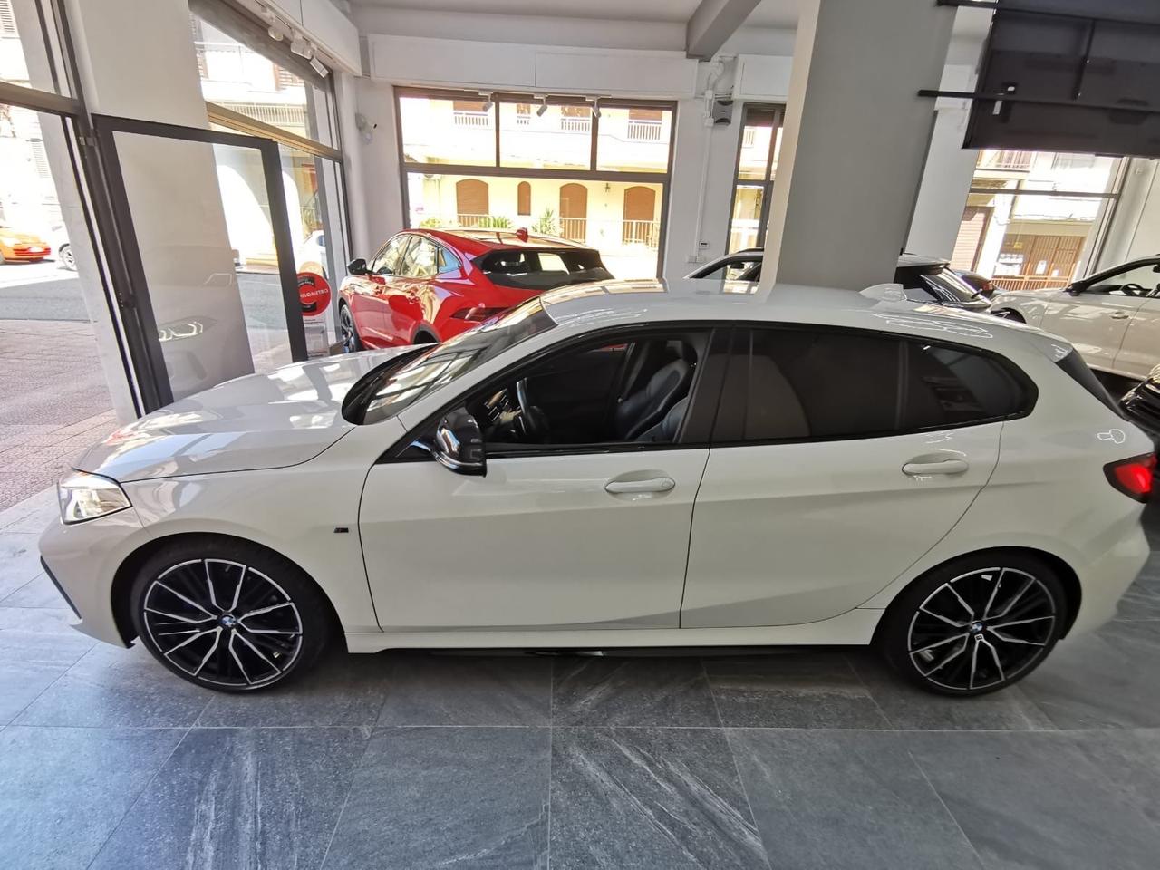 Bmw 118 118d 5p. Msport