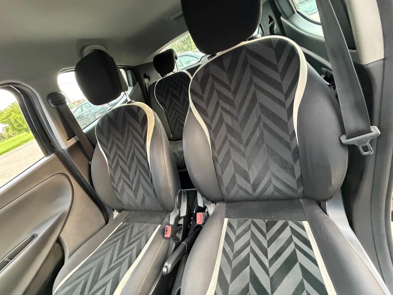 Lancia Ypsilon 1.2 69 CV 5 porte Mya