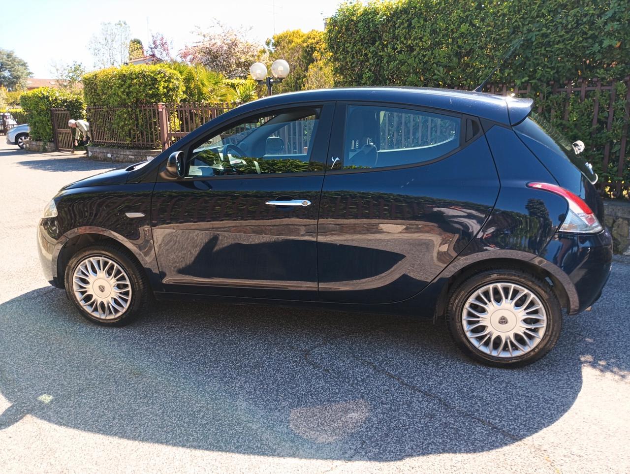 Lancia Ypsilon 1.2 69 CV 5 porte Gold km 47000