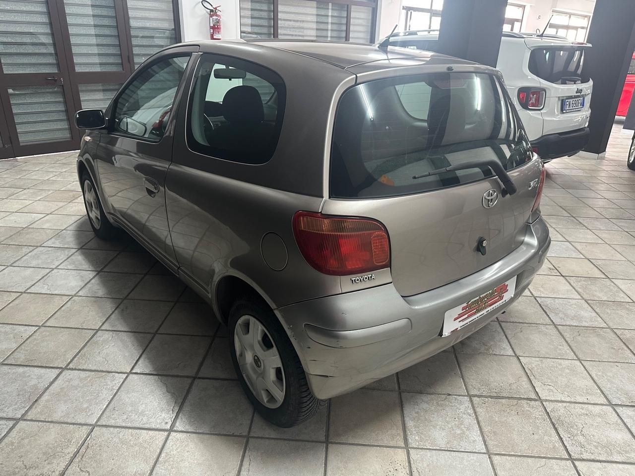 TOYOTA Yaris 1.0i (65) 3.p Sol 2004