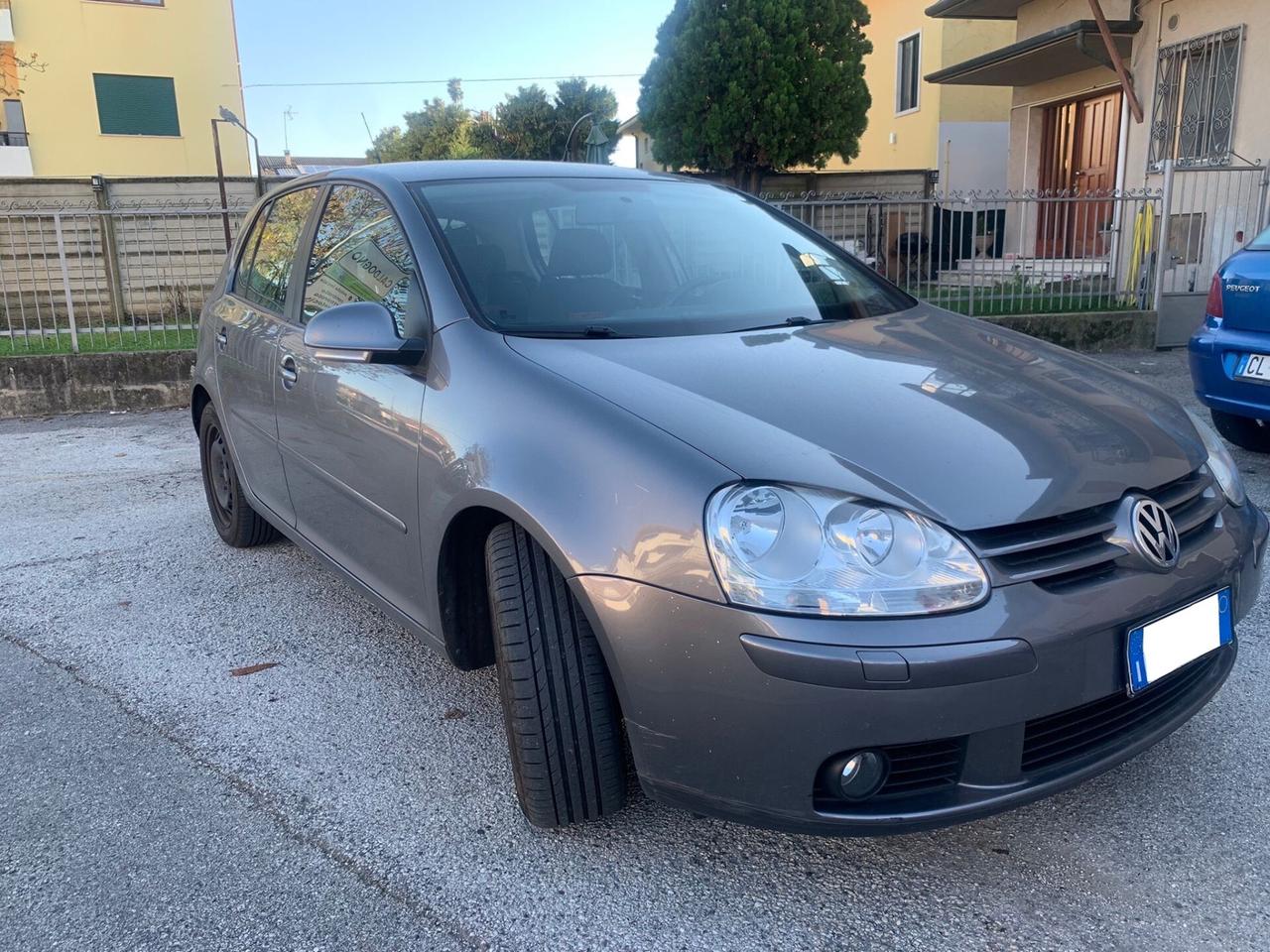 Volkswagen Golf 5a serie 1.9 TDI DPF 5p. Sportline