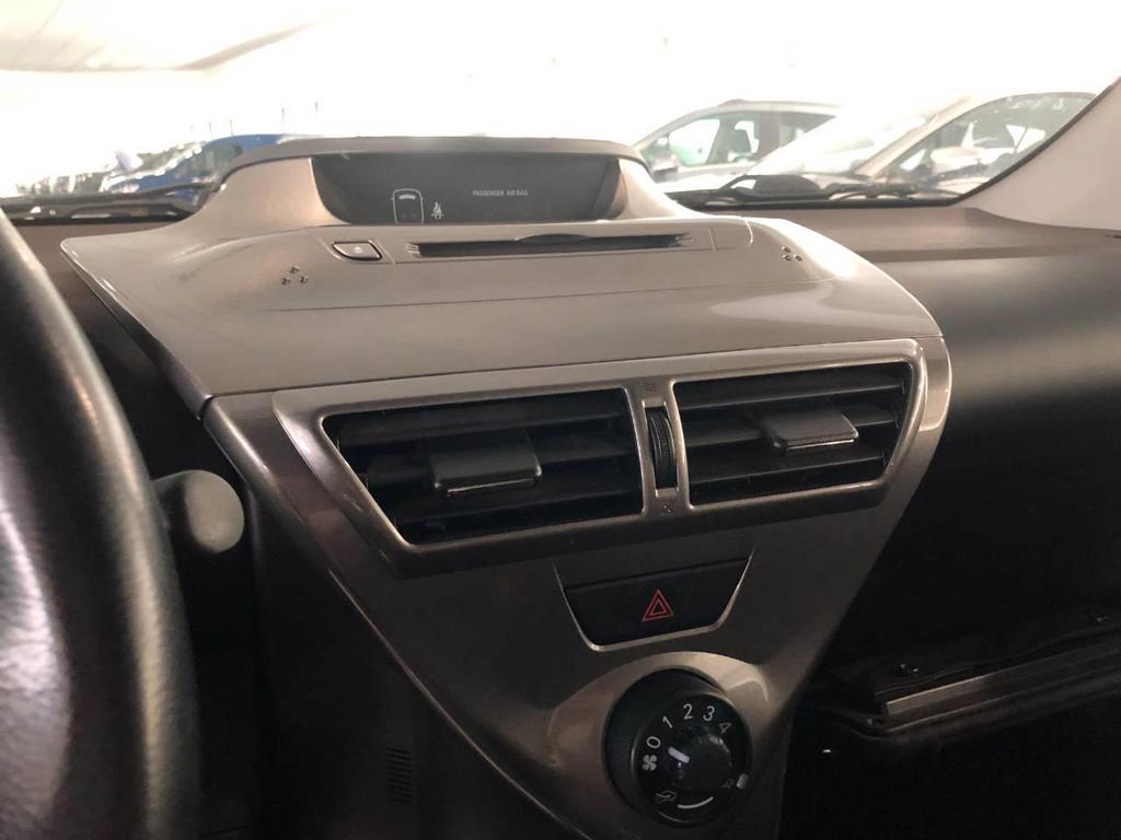 Toyota iQ 1.0