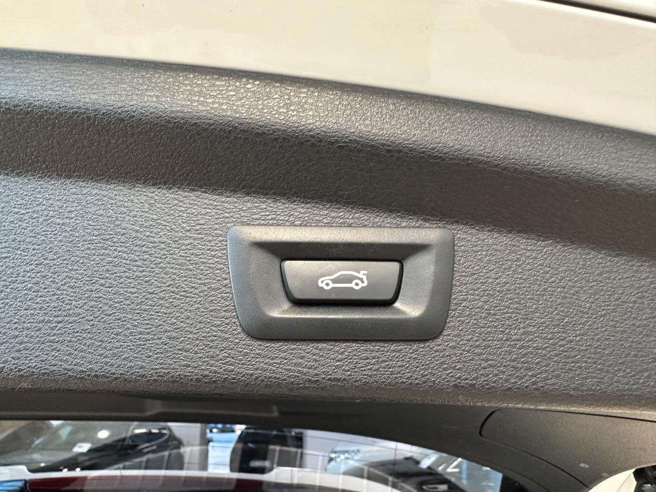 BMW X2 xdrive18d Msport auto-LED-19"-Camera-Carplay