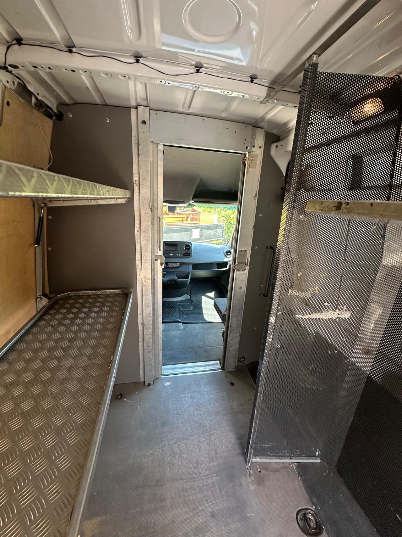 Mercedes Sprinter 311 2.0 CDI F 37/33 RWD H2