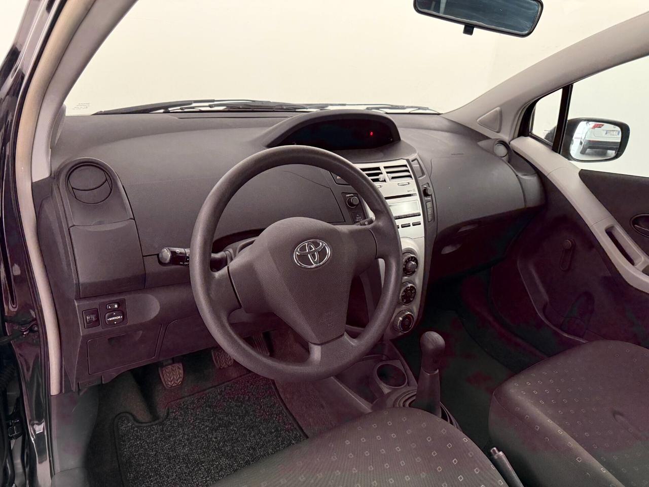 Toyota Yaris 1.0 CLIMA