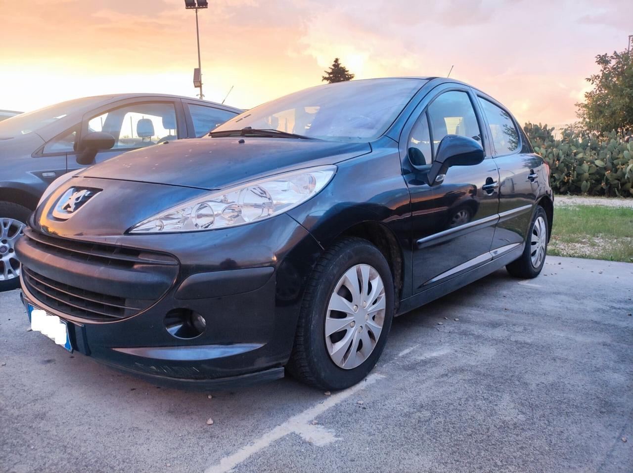 Peugeot 207 1.4 HDi 70CV 5p. ONE Line