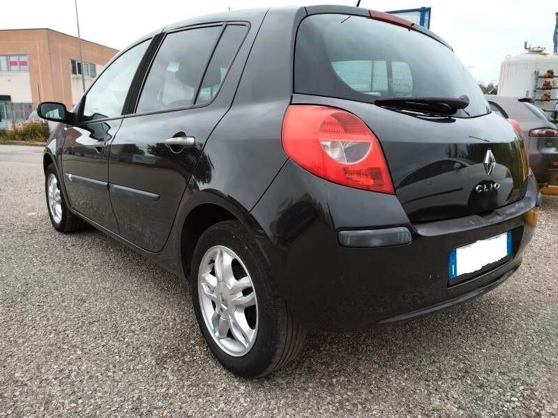 Renault Clio Storia 1.2 16V 5 porte GPL Dynamique