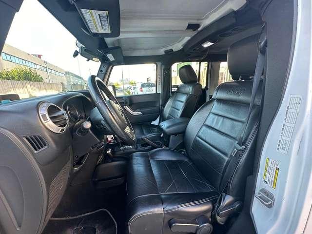 Jeep Wrangler Unlimited 2.8 CRD DPF Sahara Auto