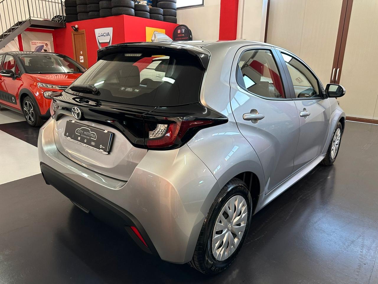Toyota Yaris 1.0 5 porte Active
