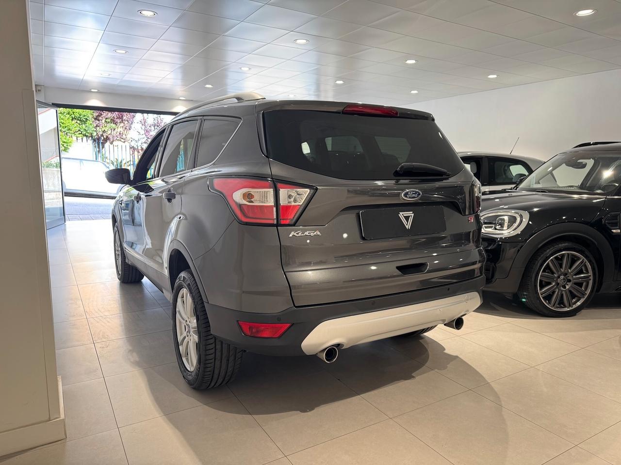 Ford Kuga 1.5 TDCI 120 CV S&S 2WD Powershift Business