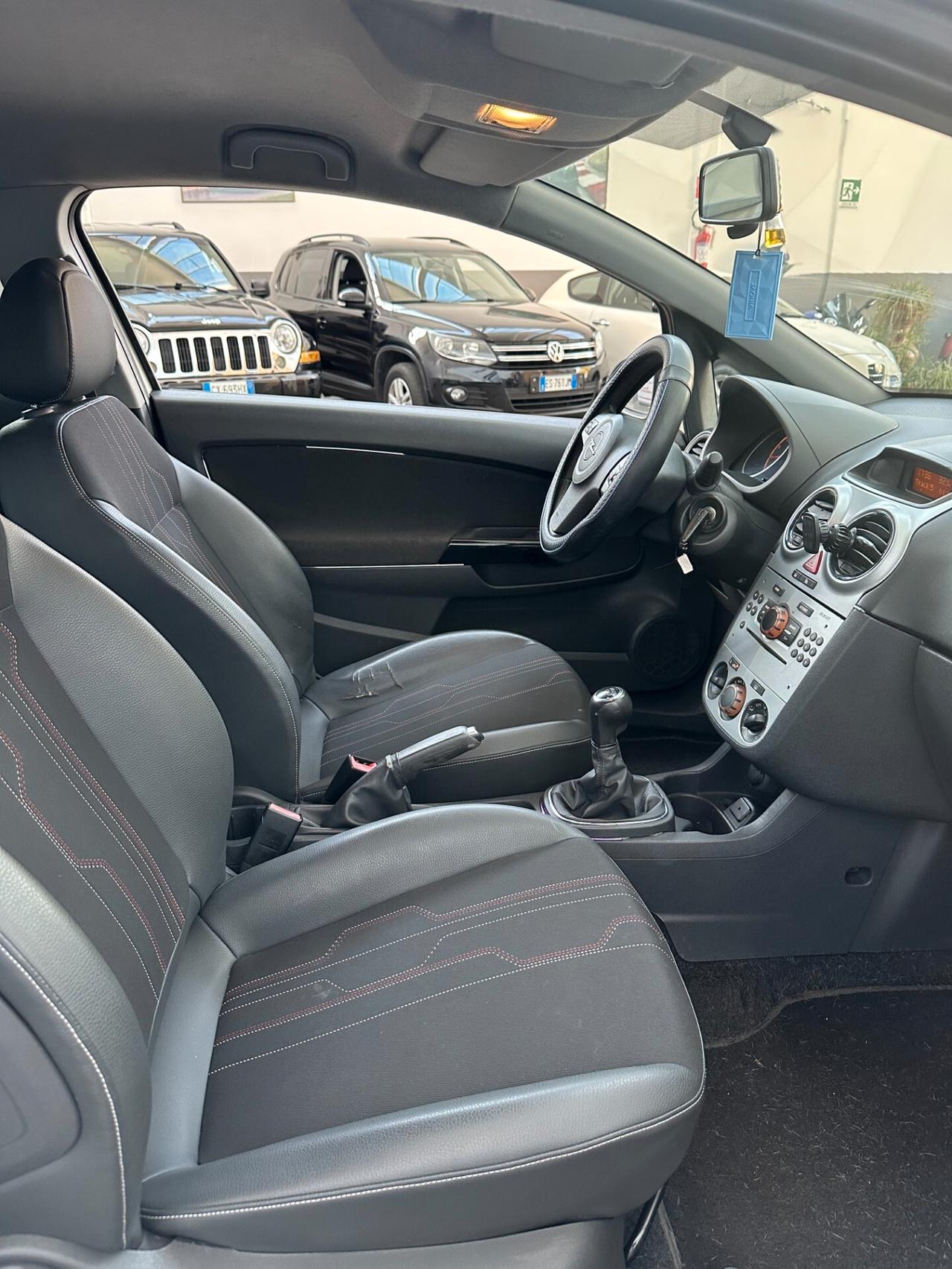 Opel Corsa 1.0 Benz, Euro 5A, cons ridot, si neopatentati