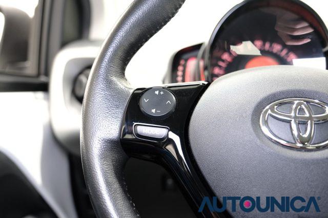 TOYOTA Aygo 1.0 VVT-i 69 CV 5 PORTE X-COOL TSS NEOPATENTATI