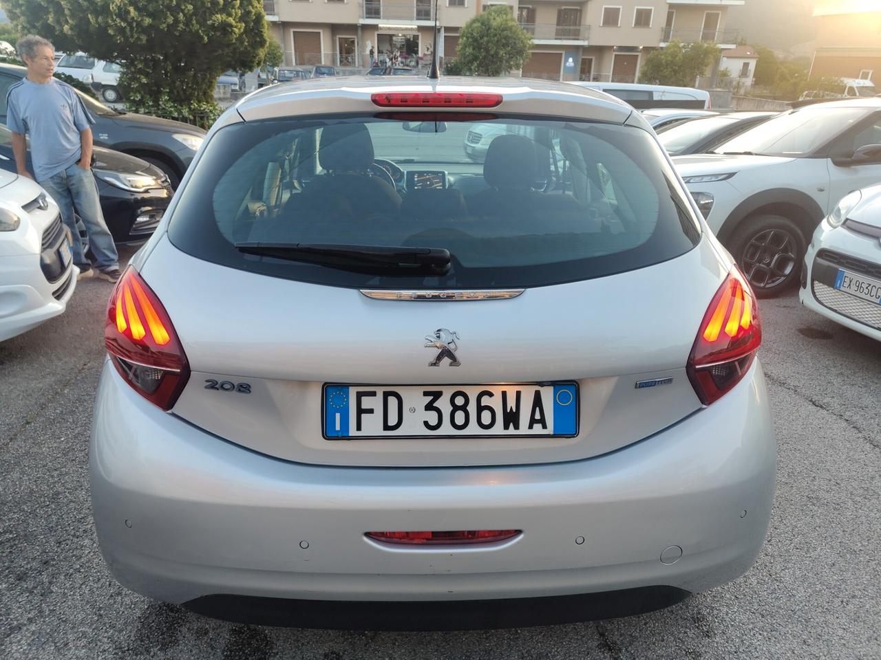 Peugeot 208 PureTech 82 5 porte Allure