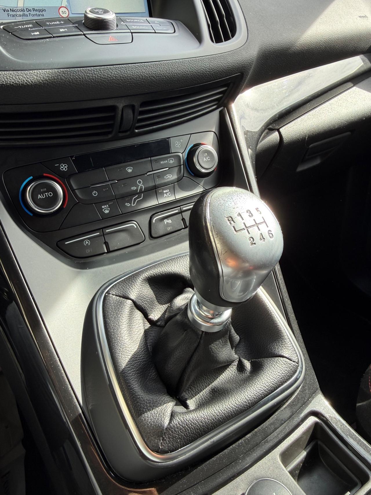 Ford Kuga 1.5 TDCI 120 CV S&S 2WD ST-Line 2019