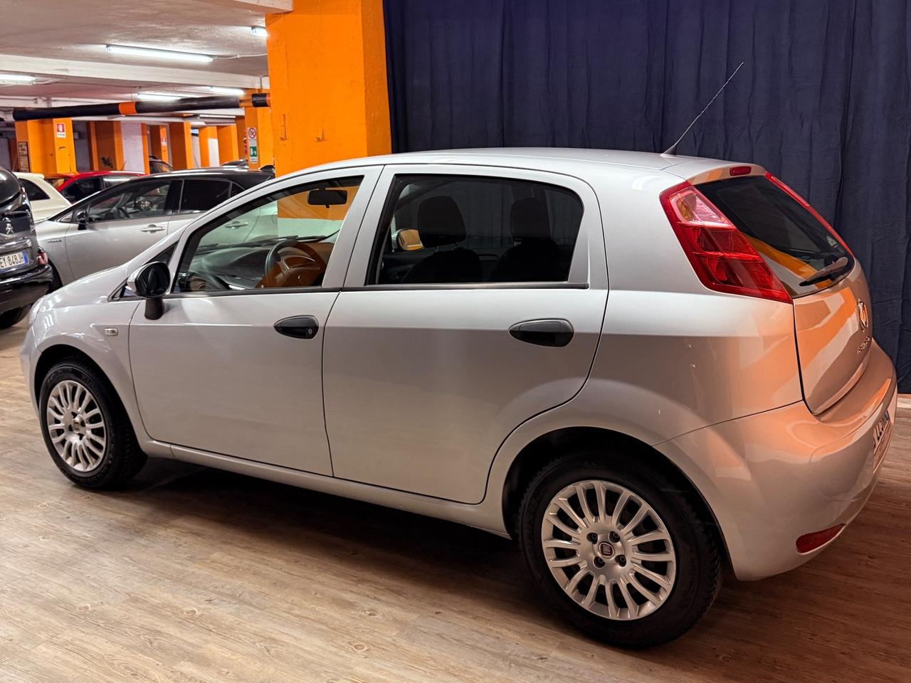 MAGNIFICA FIAT PUNTO CON SOLI 57.954 KM UNICO PROPRIETARIO