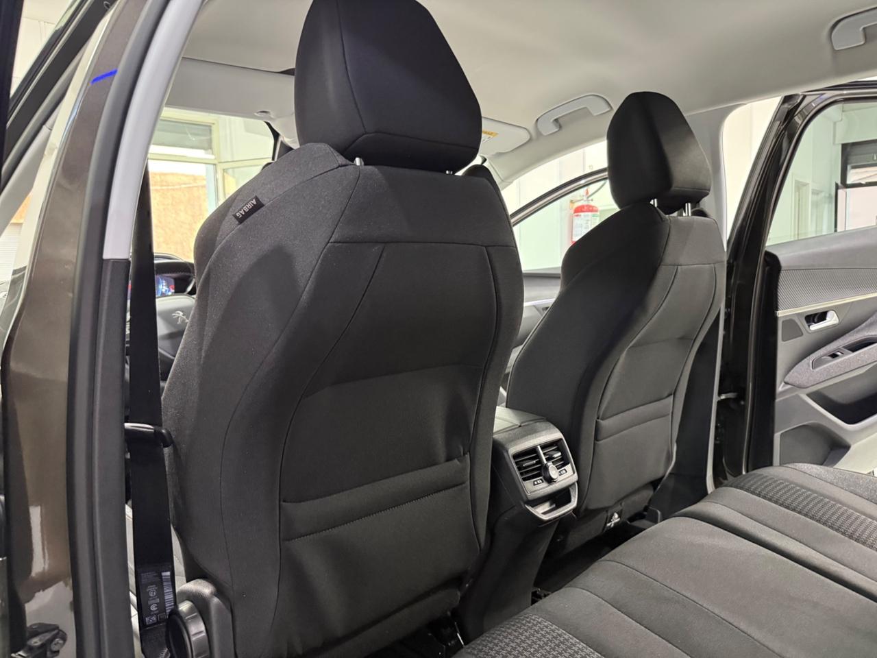 Peugeot 3008 BlueHDi 130 S&S EAT8 Business