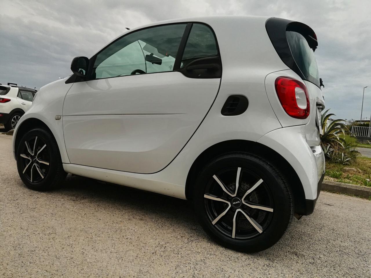 SMART - Fortwo - 70 1.0 twinamic Youngster - FINANZIABILE - VALUTAZIONE PERMUTE