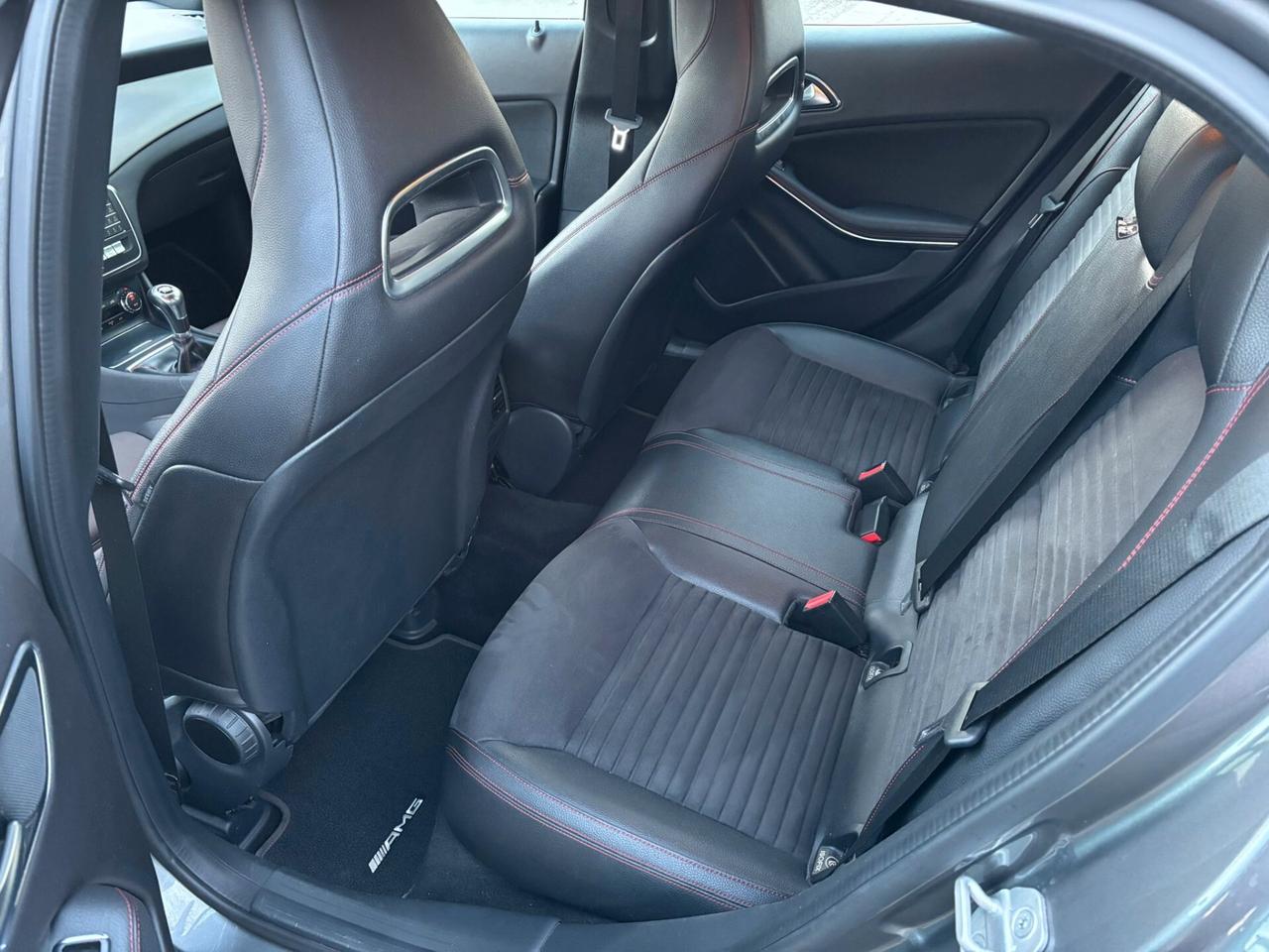 Mercedes-benz GLA 180 d Premium Amg - 2017