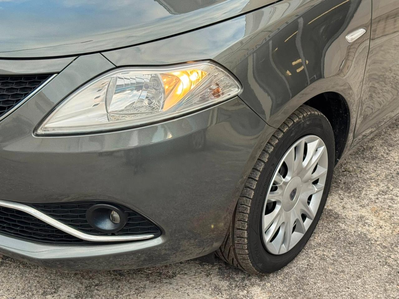 LANCIA YPSILON 1.2 69 CV. BENZINA NAVIGATORE PERFETTA