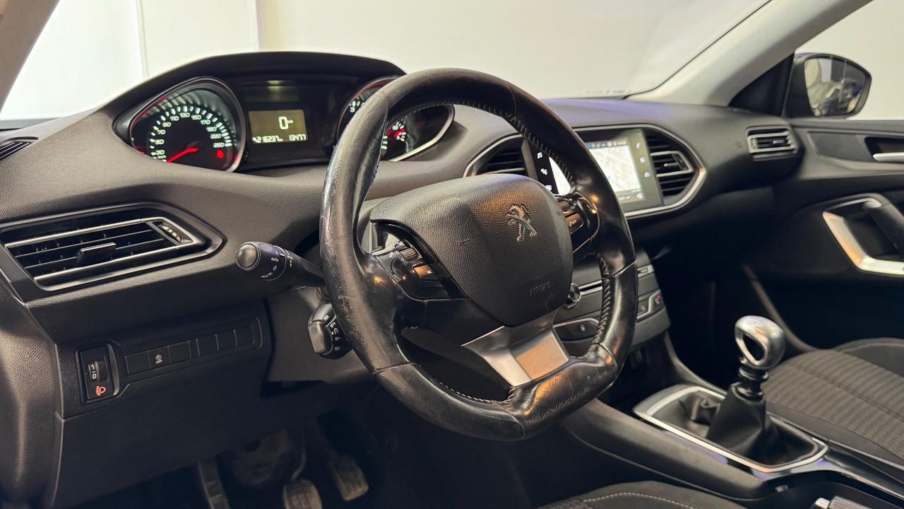 Peugeot 308 BlueHDi 120 S&S Allure-2018