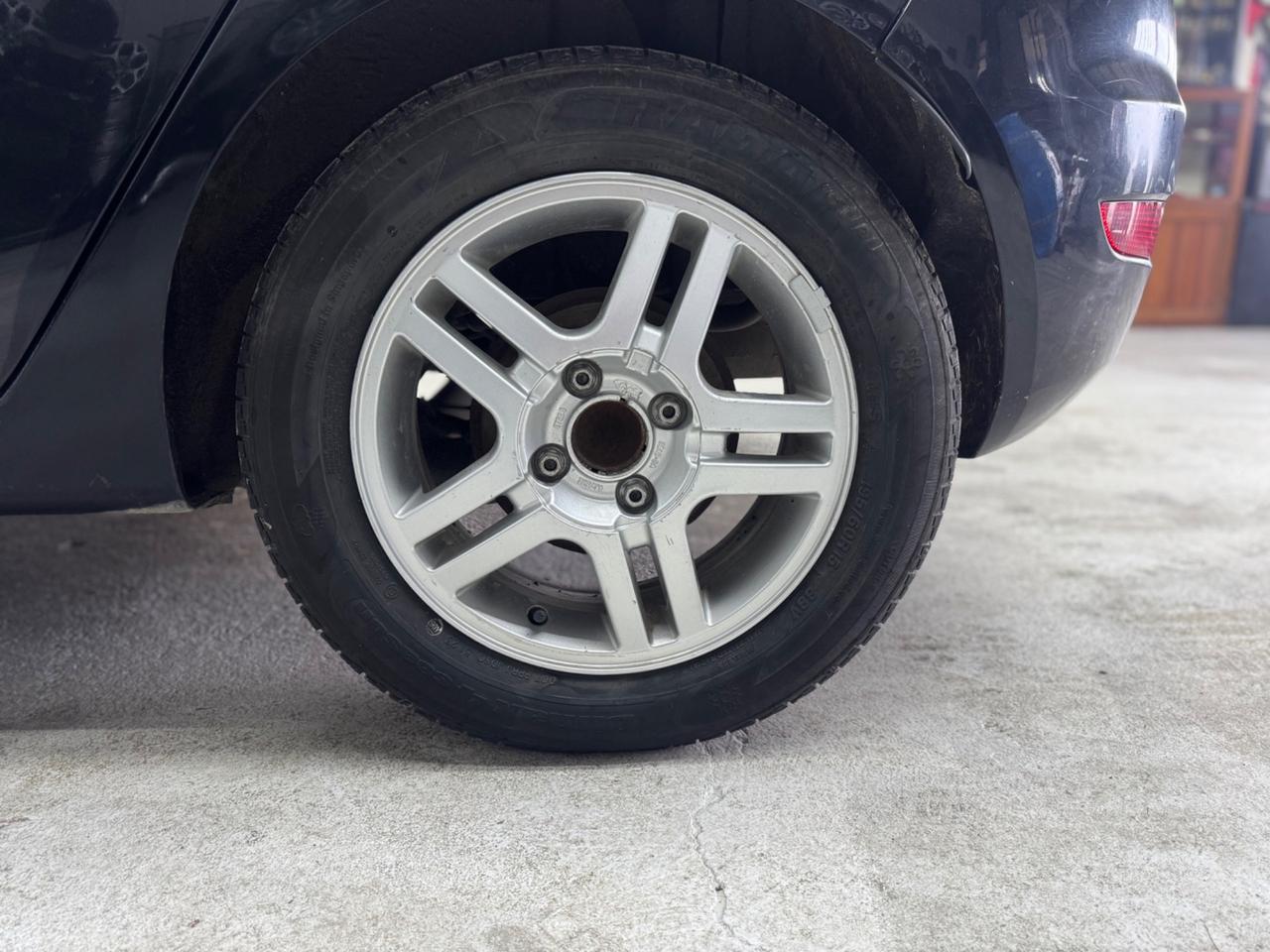 Ford Fiesta 1.4 Benzi. GPL 5Porte ADATTA NEOPATENTATI