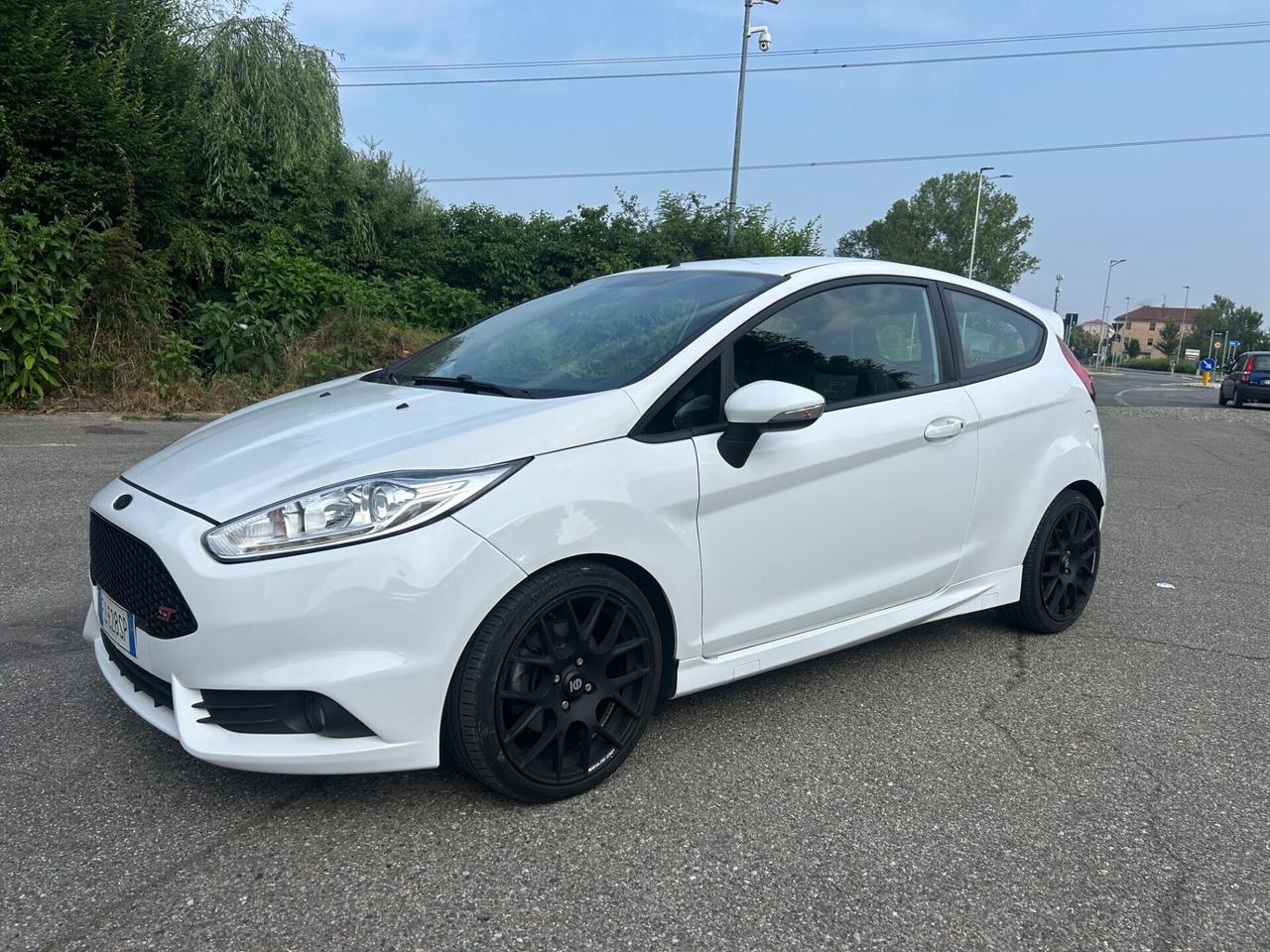 Ford Fiesta 1.6 182 CV 5 porte ST