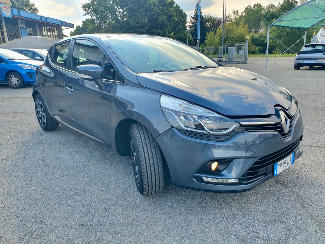 Renault Clio 1.2 75 CV 5 porte Duel