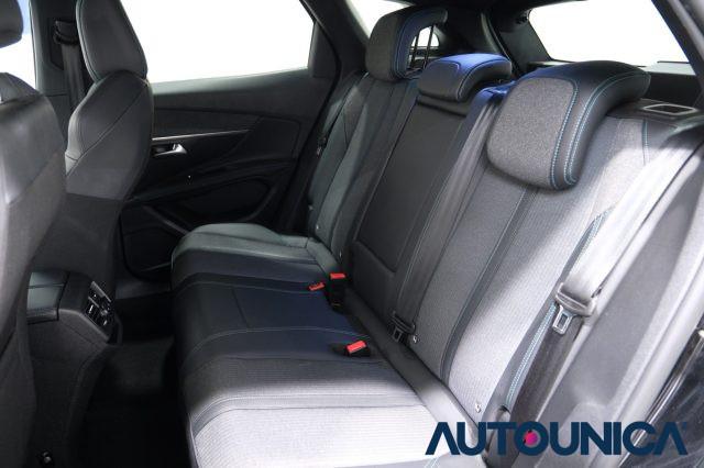 PEUGEOT 3008 HYBRID4 300 E-EAT8 ALLURE PACK