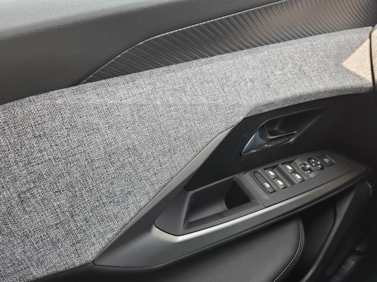 Peugeot 3008 ALLURE HYBRID NESSUN OBBLIGO FINANZIARIO !!